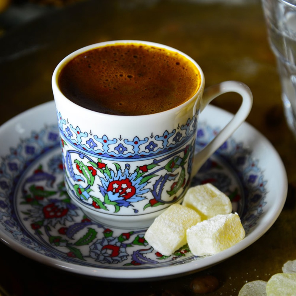 Damla sakızlı Türk kahvesi resmi