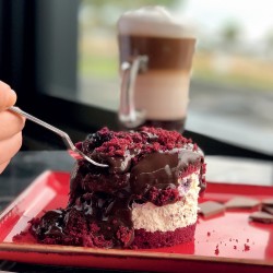 Çikolata Şelalesi Çikolata Şelalesi